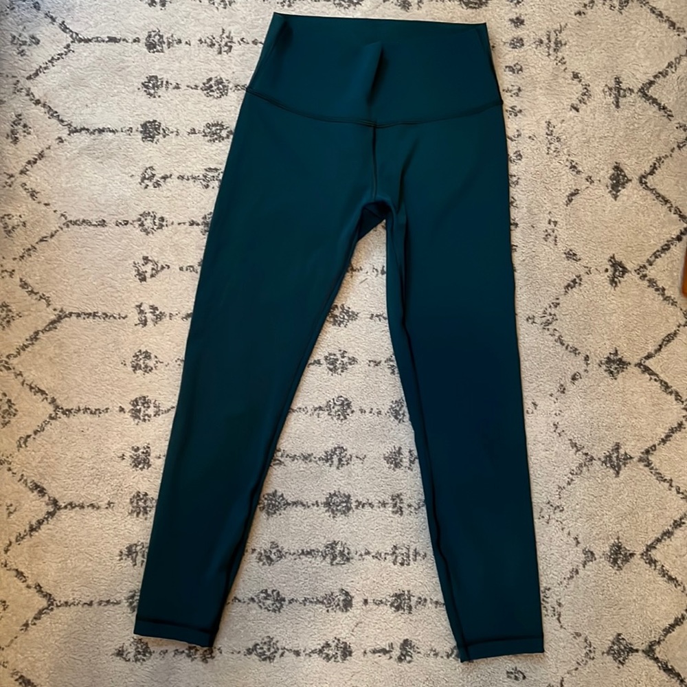 Lululemon wunder under